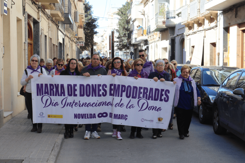 Ayuntamiento de Novelda 11-8M-1024x683 Novelda reivindica la conciencia crítica ante la desigualdad 