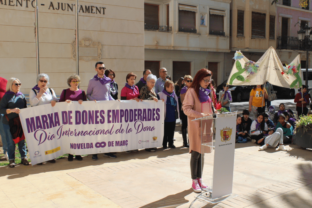 Ayuntamiento de Novelda 14-8M-1024x683 Novelda reivindica la consciència crítica davant la desigualtat 