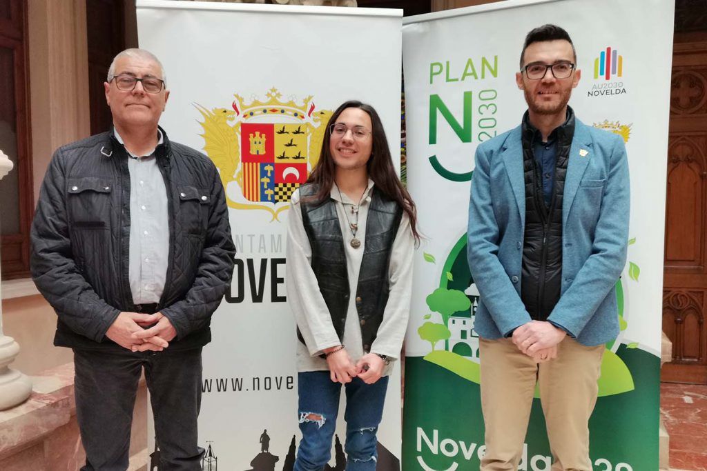 Ayuntamiento de Novelda convenio-5-1024x683 L'Ajuntament renova el conveni amb el Consell de la Joventut 