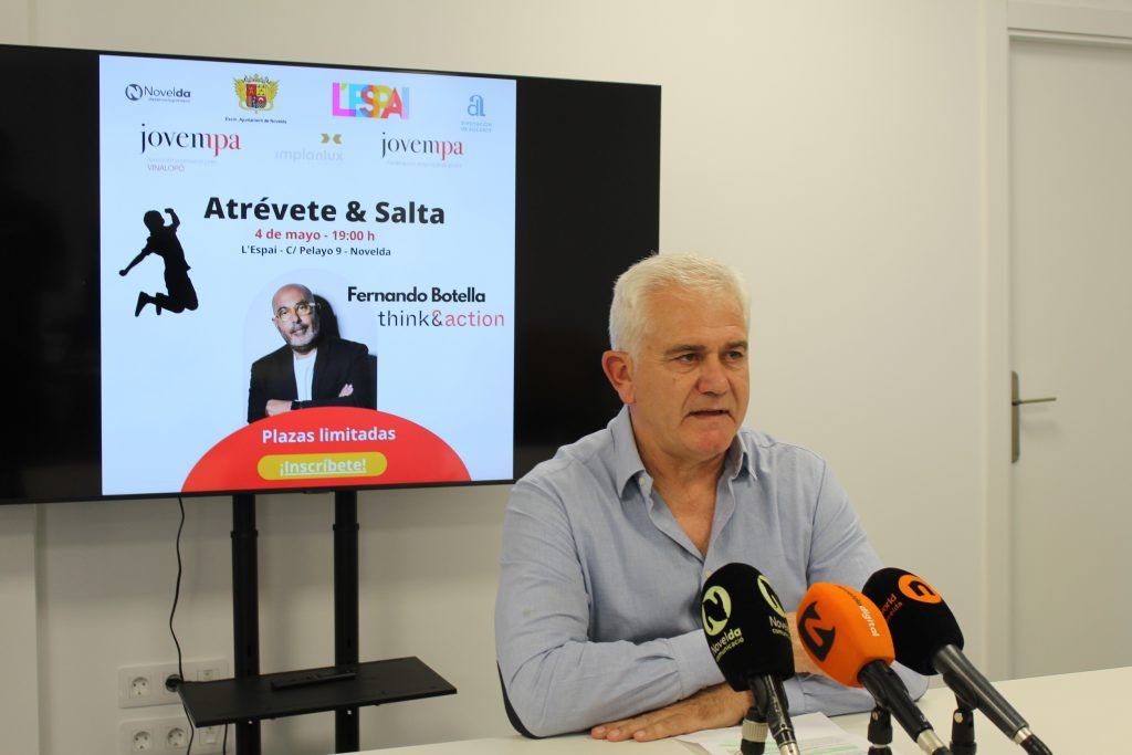 Ayuntamiento de Novelda IMG_7951-1-1024x683 L’Espai acull la conferència de Fernando Botella “Atrévete & Salta” 