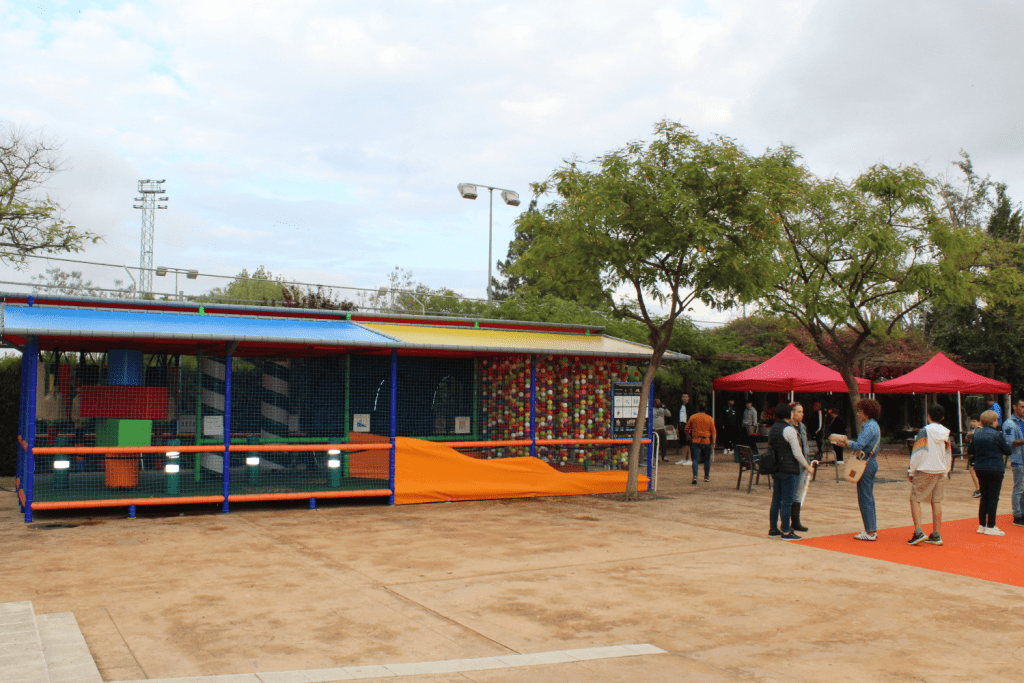 Ayuntamiento de Novelda 02-Parque-inclusivo-1024x683 L'empresa local QualityPark dona a la ciutat un parc infantil inclusiu accessible 
