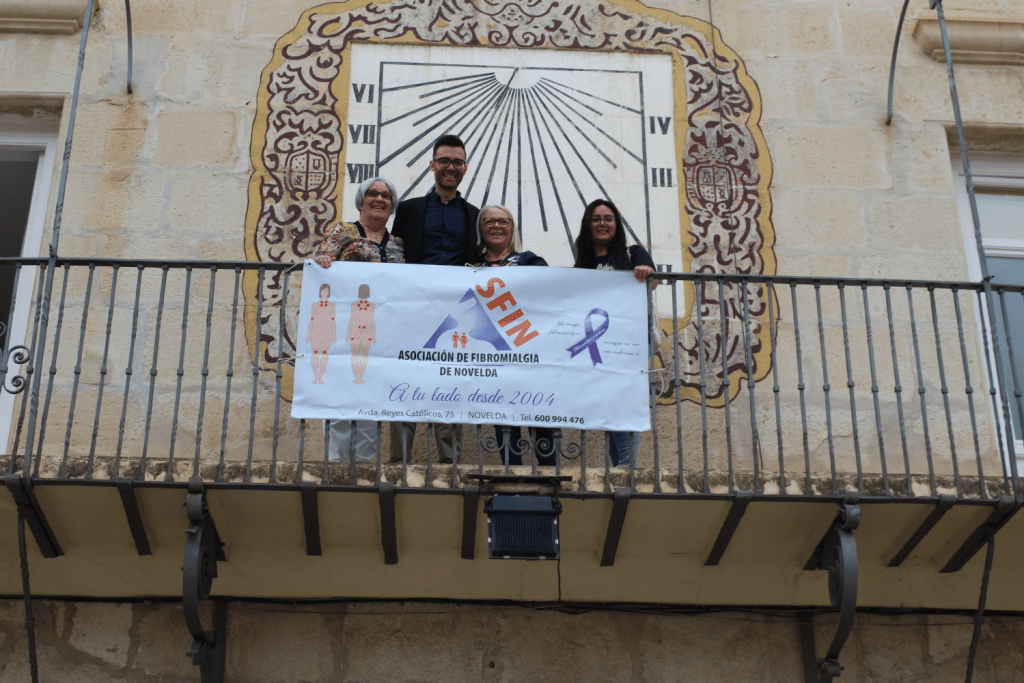 Ayuntamiento de Novelda 02-fibromialgia-1024x683 Novelda commemora el Dia Mundial contra la Fibromiàlgia i la Síndrome de Fatiga Crònica. 