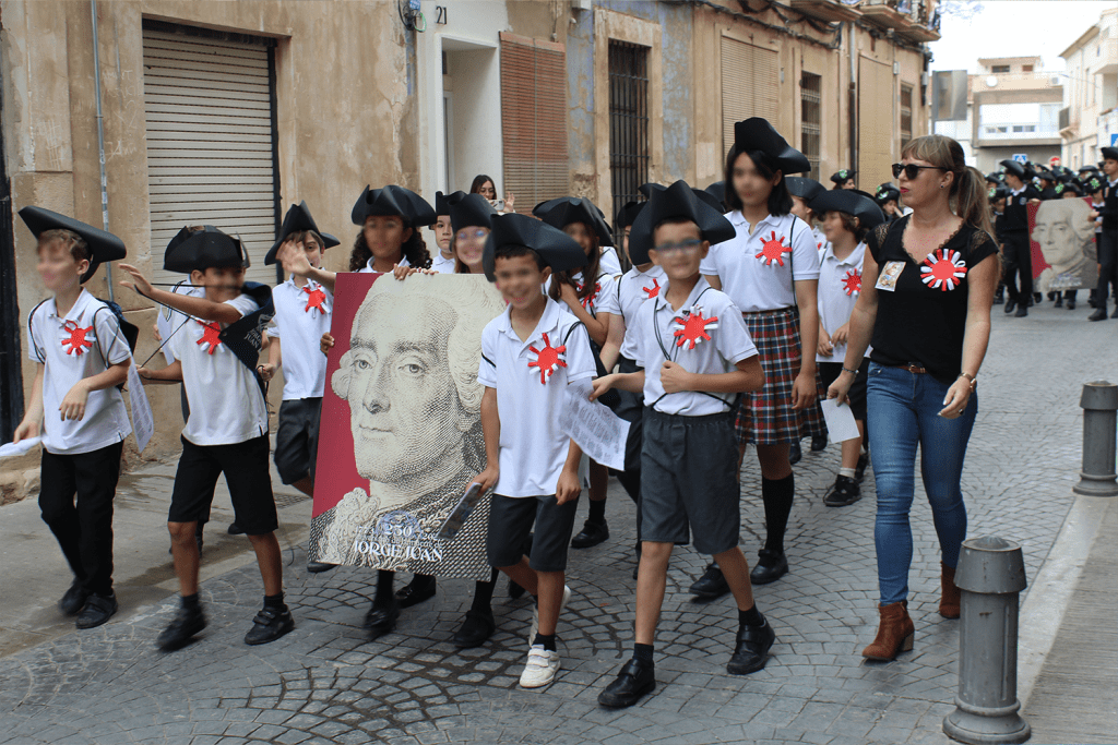 Ayuntamiento de Novelda 04-Desfile-Infantil-Jorge-Juan-1024x683 Los escolares noveldenses rinden homenaje a Jorge Juan 