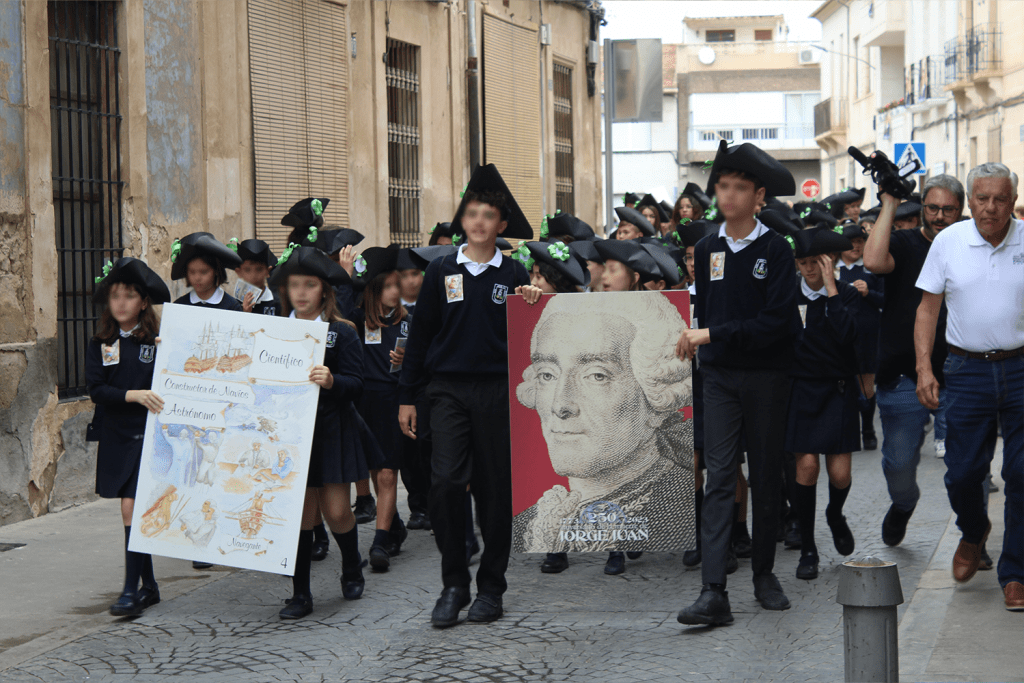 Ayuntamiento de Novelda 05-Desfile-Infantil-Jorge-Juan-1024x683 Els escolars noveldenses reten homenatge a Jorge Juan 