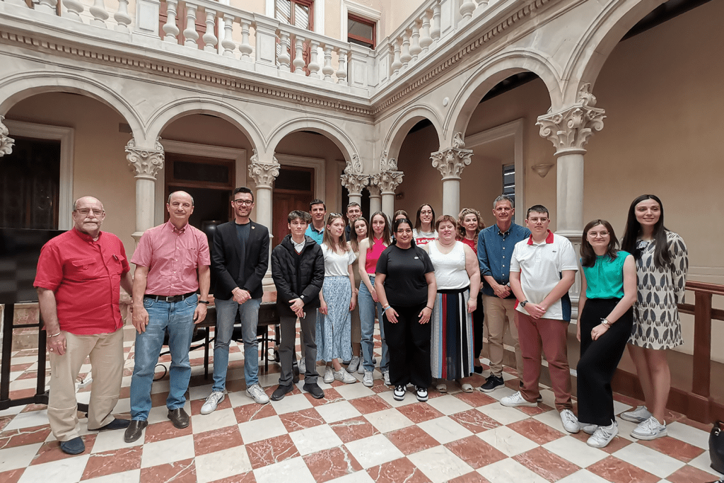 Ayuntamiento de Novelda 08-Intercambio-Estudiantes-1024x683 El alcalde recibe al grupo de alumnado de intercambio del colegio francés San Juan de San Quintín 
