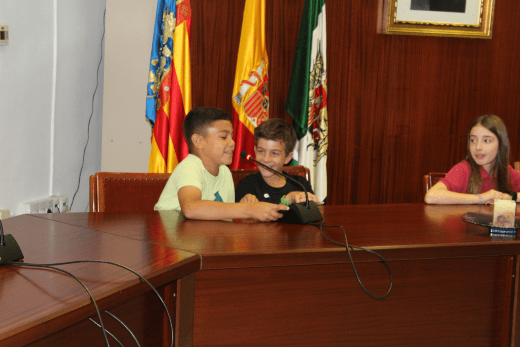 Ayuntamiento de Novelda 10-Consejo-de-los-niños-1024x683 El Consejo de los Niños y Niñas de Novelda traslada sus propuestas en el pleno de la Ciudad de los Niños 