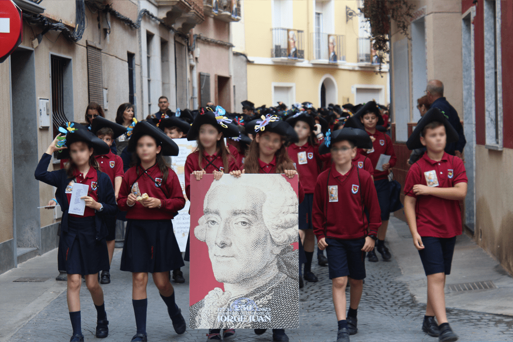 Ayuntamiento de Novelda 10-Desfile-Infantil-Jorge-Juan-1024x683 Los escolares noveldenses rinden homenaje a Jorge Juan 