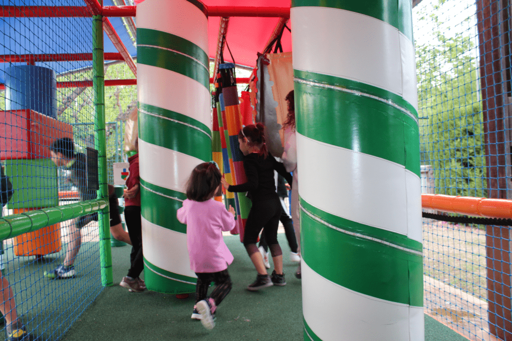 Ayuntamiento de Novelda 10-Parque-inclusivo-1024x683 L'empresa local QualityPark dona a la ciutat un parc infantil inclusiu accessible 