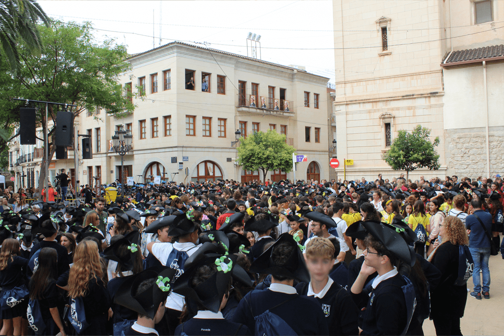 Ayuntamiento de Novelda 15-Desfile-Infantil-Jorge-Juan-1024x683 Los escolares noveldenses rinden homenaje a Jorge Juan 