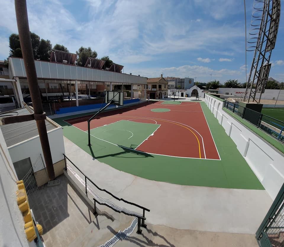 Ayuntamiento de Novelda 346653428_1687591444997544_100673055119301668_n Finalizan las obras de mejora de la pista de baloncesto de La Magdalena 