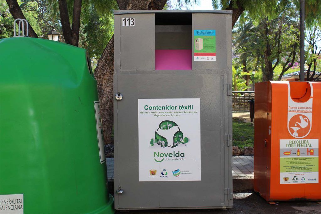 Ayuntamiento de Novelda contenedores-2-1024x683 Medi Ambient incrementa el nombre de contenidors per a la recollida de tèxtils 