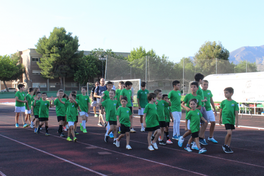 Ayuntamiento de Novelda 04-Juegos-escolares-1024x683 El Polideportivo Municipal acoge la entrega de trofeos de los Juegos Escolares 