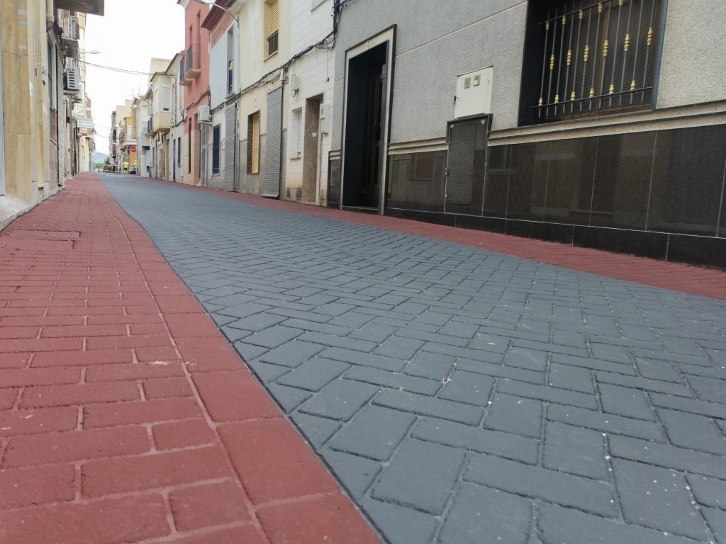 Ayuntamiento de Novelda IMG_20230608_115208-1024x768 El carrer Ruperto Chapí s'estrena com a via de plataforma única i preferència per als vianants 