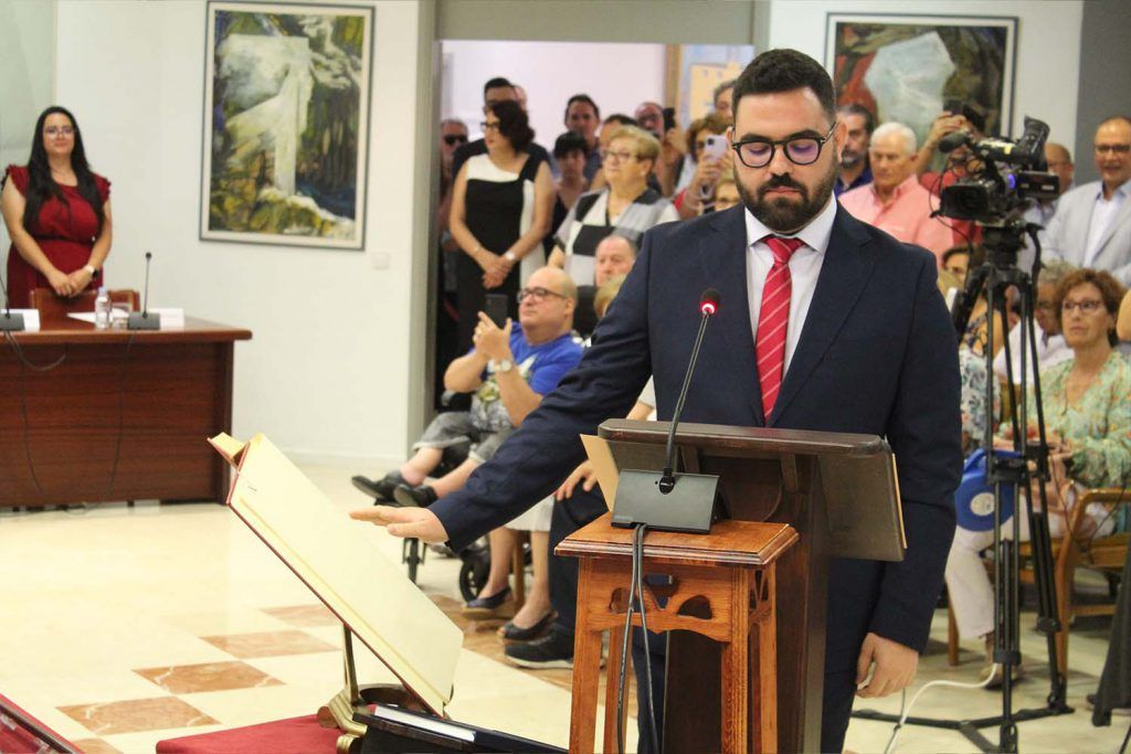 Ayuntamiento de Novelda investidura-21-1024x683 Fran Martínez, alcalde de Novelda: “Devolveremos la confianza convertida en más trabajo, esfuerzo y responsabilidad” 