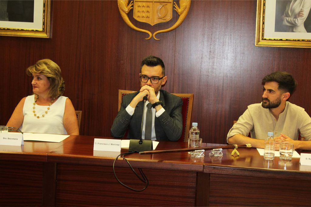 Ayuntamiento de Novelda investidura-28-1024x683 Fran Martínez, alcalde de Novelda: “Retornarem la confiança convertida en més treball, esforç i responsabilitat” 