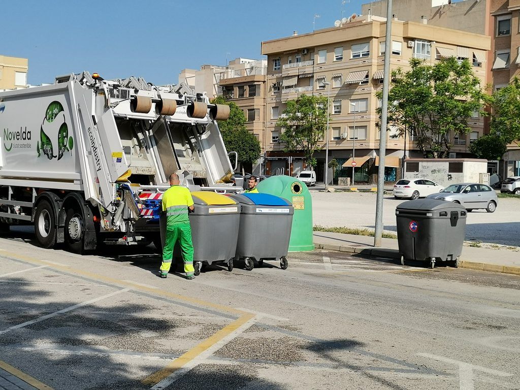 Ayuntamiento de Novelda IMG_20230703_094023-1024x768 Medi Ambient renova els contenidors de recollida selectiva 