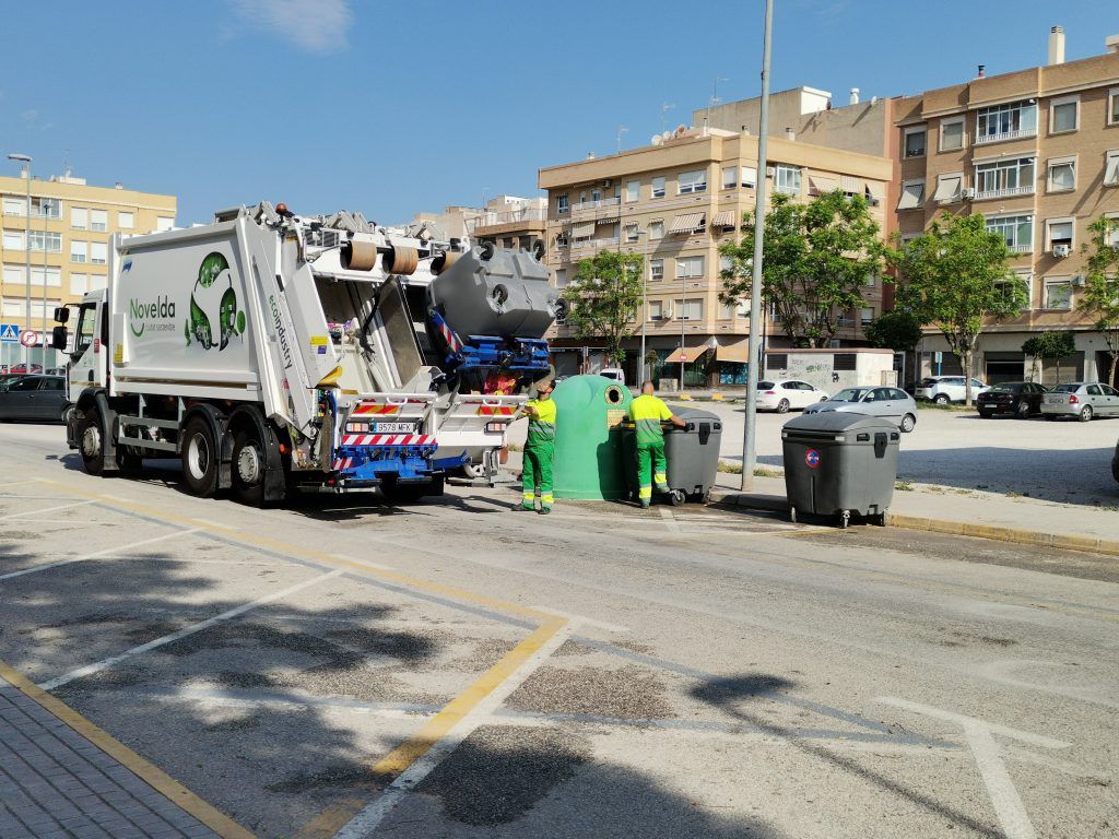 Ayuntamiento de Novelda IMG_20230703_094141-1024x768 Medi Ambient renova els contenidors de recollida selectiva 