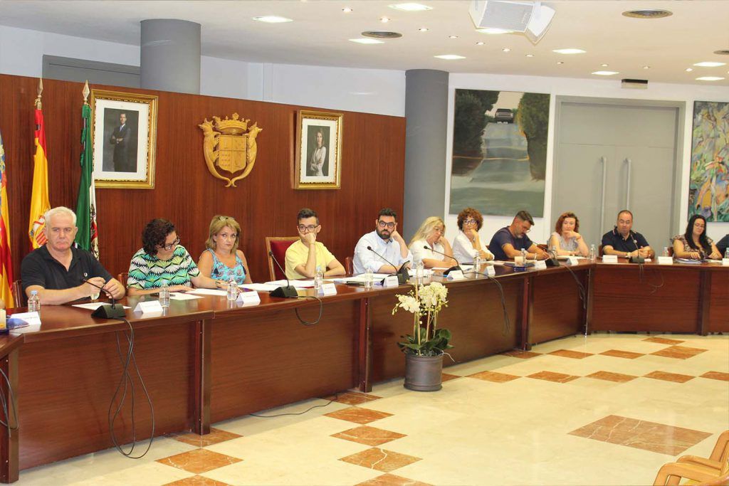 Ayuntamiento de Novelda pleno-22-1024x683 El Ple aprova les retribucions de l'equip de govern 
