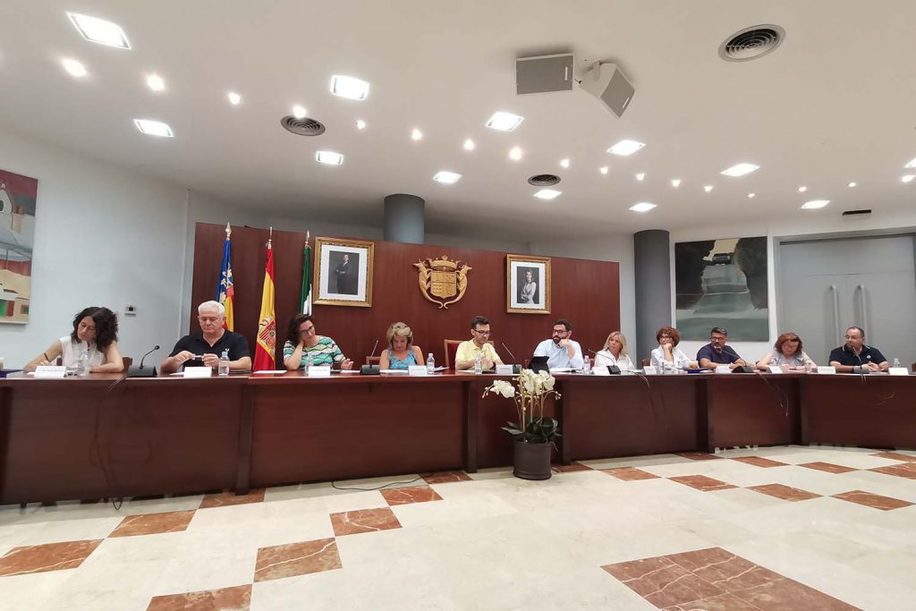 Ayuntamiento de Novelda pleno-27-1024x683 El Ple aprova les retribucions de l'equip de govern 