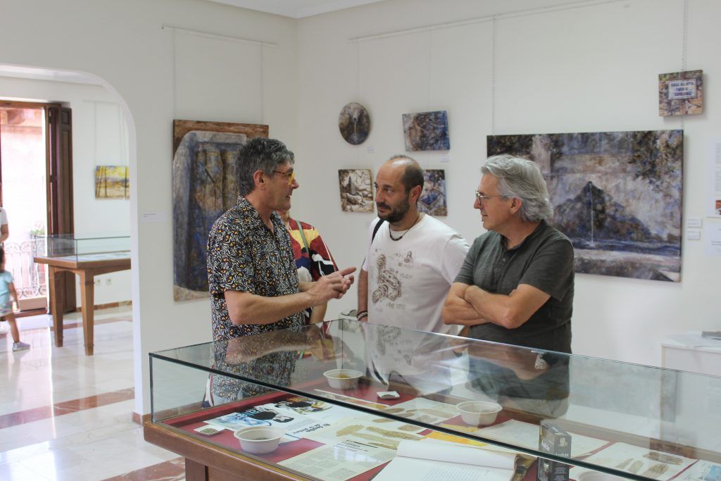 Ayuntamiento de Novelda IMG_0930-1024x683 El Centro Cultural Gómez-Tortosa acoge la exposición “Els colors de les espècies” 
