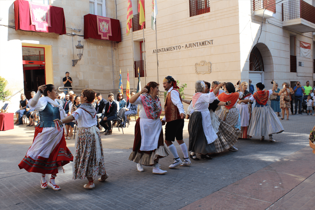 Ayuntamiento de Novelda 09-1024x683 Novelda celebra el 9 d’Otubre revalidant el seu compromís amb la història, les institucions, la cultura i la llengua valenciana 