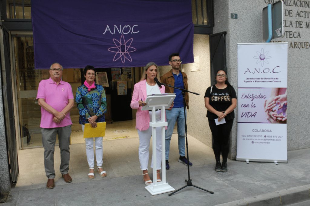 Ayuntamiento de Novelda 11-4-1024x683 Novelda conmemora el Día contra el Cáncer de Mama 