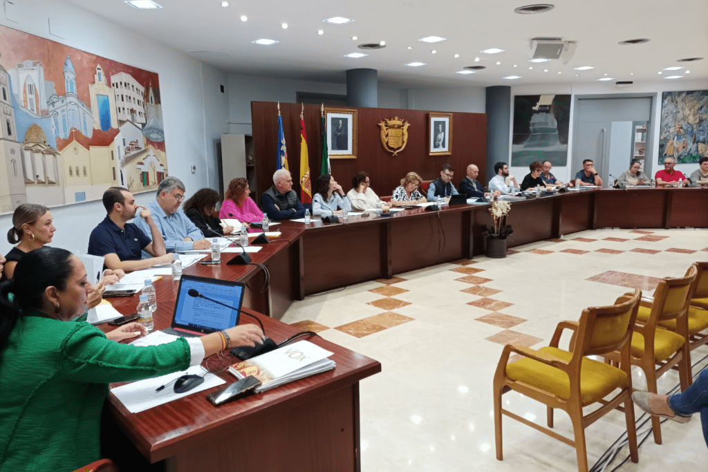 Ayuntamiento de Novelda 11-6-1024x683 El ple aprova una pujada del 98 per cent en la taxa de fem per a reduir el dèficit del servei 