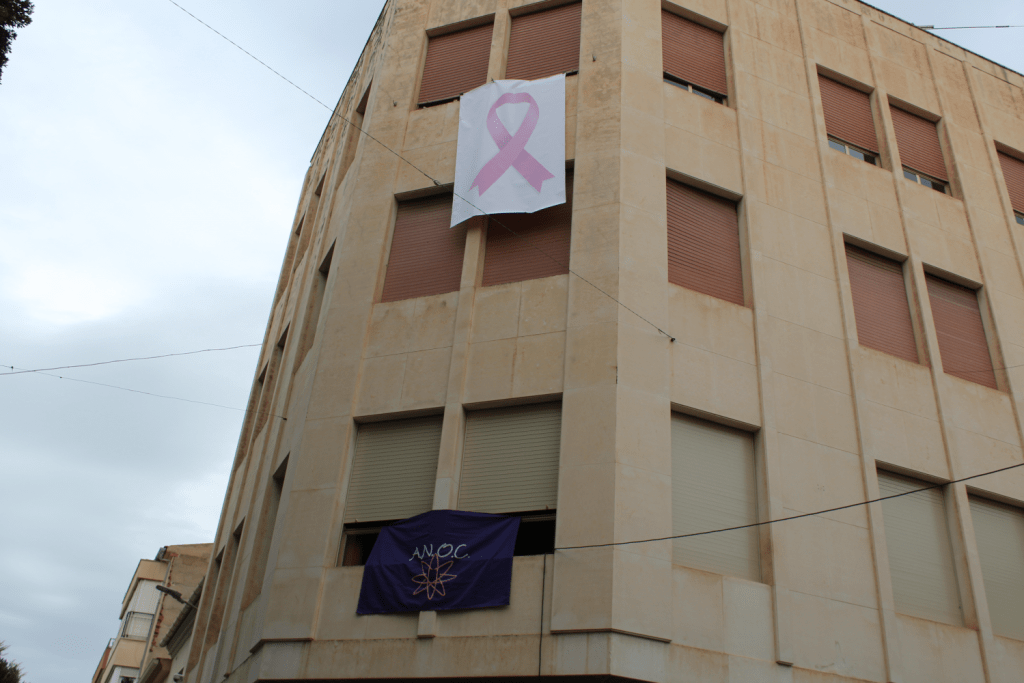 Ayuntamiento de Novelda 12-3-1024x683 Novelda commemora el Dia contra el Càncer de Mama 