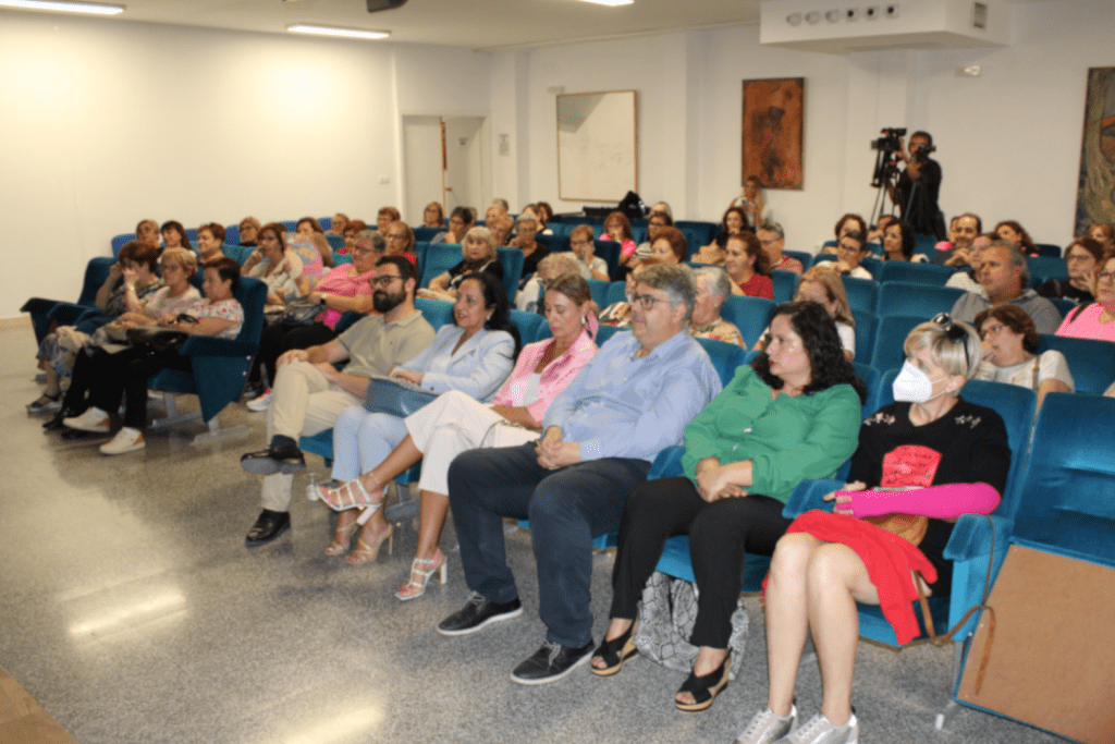 Ayuntamiento de Novelda 5-6-1024x683 Novelda conmemora el Día contra el Cáncer de Mama 