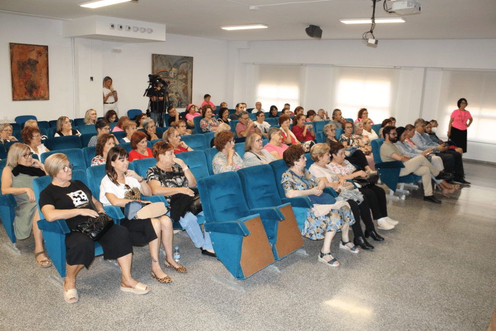 Ayuntamiento de Novelda 6-6-1024x683 Novelda commemora el Dia contra el Càncer de Mama 