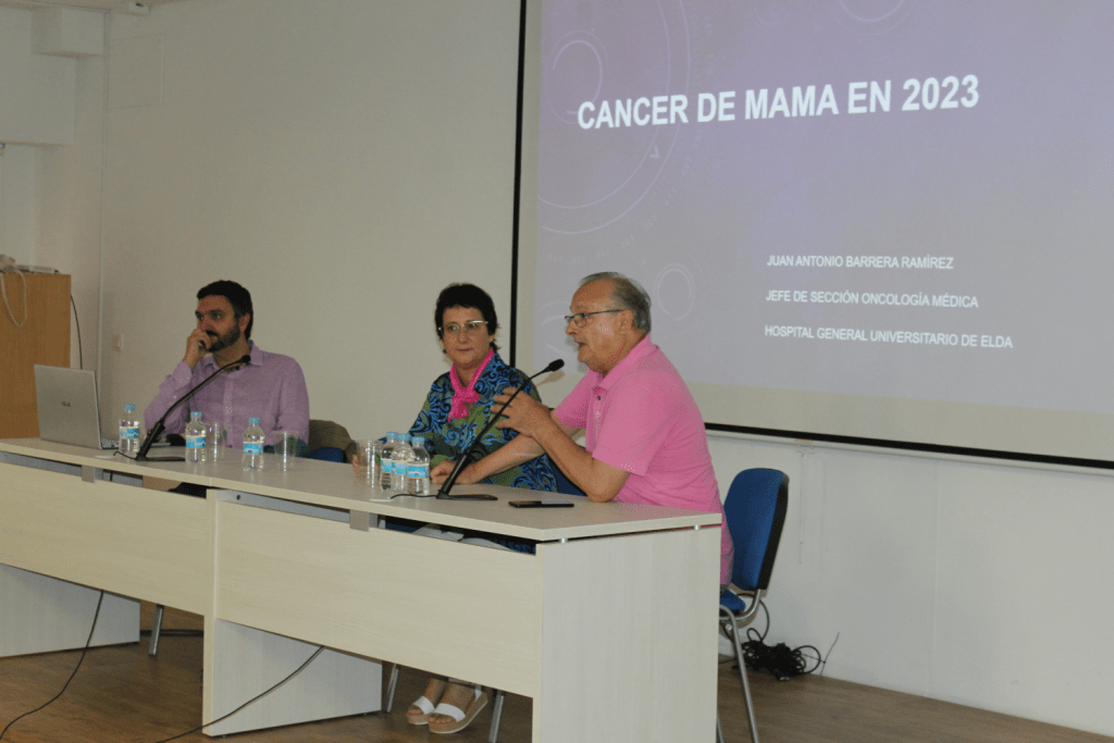 Ayuntamiento de Novelda 7-4-1024x683 Novelda commemora el Dia contra el Càncer de Mama 