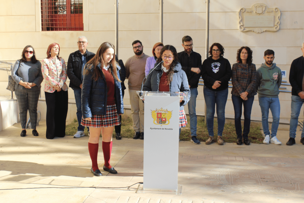 Ayuntamiento de Novelda 11-4-1024x683 Novelda declara el seu compromís amb una societat igualitària en el 25N 