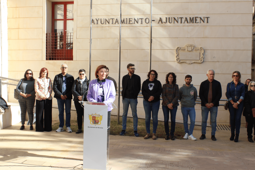 Ayuntamiento de Novelda 13-3-1024x683 Novelda declara el seu compromís amb una societat igualitària en el 25N 
