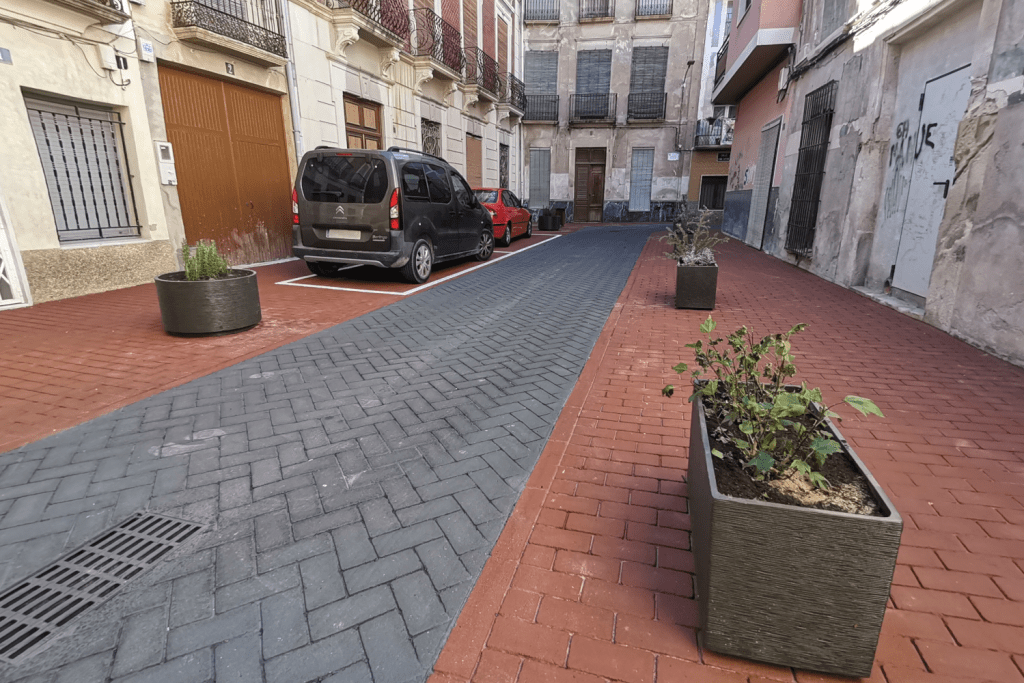 Ayuntamiento de Novelda 20-1024x683 Finalizan las obras de reconversión en plataforma única y preferencia peatonal del centro urbano 