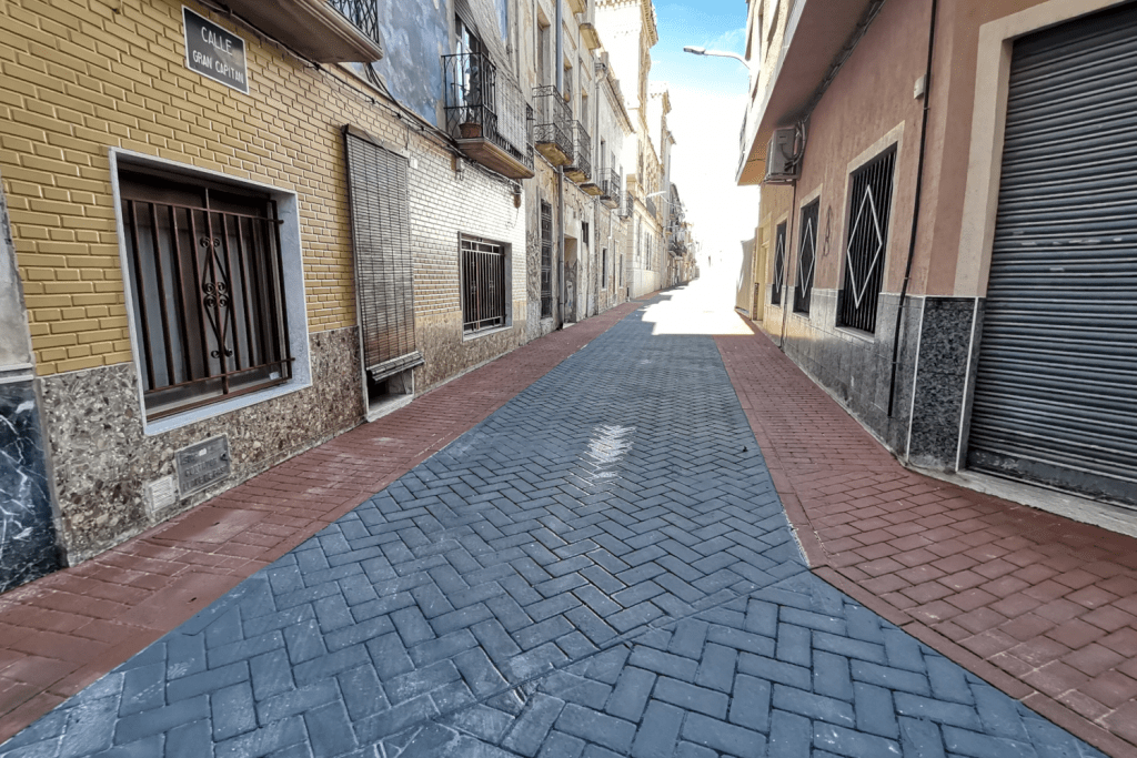 Ayuntamiento de Novelda 22-1024x683 Finalizan las obras de reconversión en plataforma única y preferencia peatonal del centro urbano 