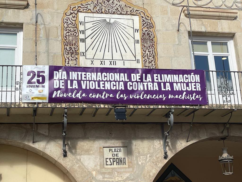 Ayuntamiento de Novelda 25N-5-1024x768 El pleno reclama la unidad de las administraciones y la sociedad para erradicar la violencia de género 