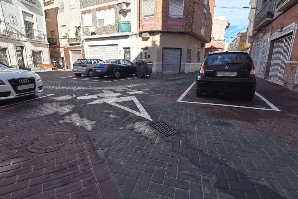 Ayuntamiento de Novelda 3-1-1024x683 Finalizan las obras de reconversión en plataforma única y preferencia peatonal del centro urbano 