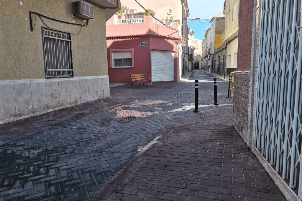 Ayuntamiento de Novelda 4-1-1024x683 Finalizan las obras de reconversión en plataforma única y preferencia peatonal del centro urbano 