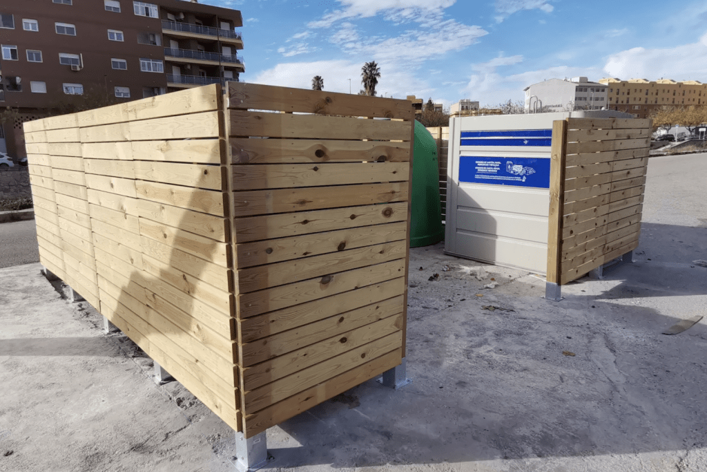 Ayuntamiento de Novelda 5-8-1024x683 Medio Ambiente instala nuevas islas de contenedores en el extrarradio 