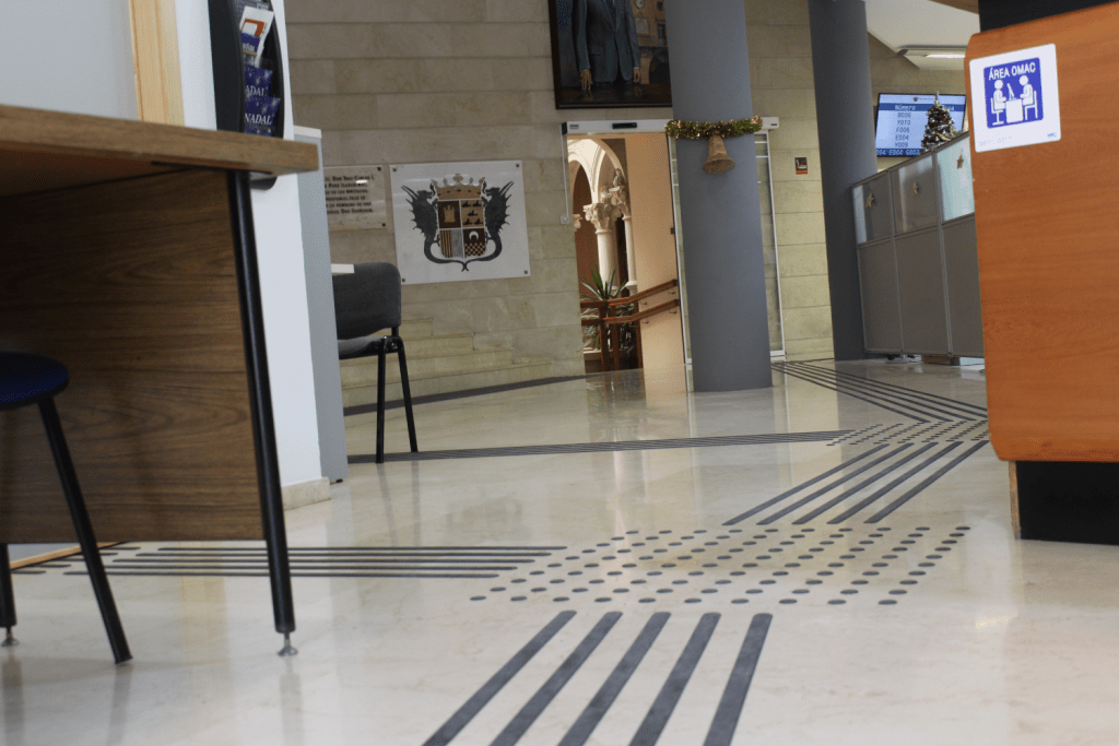 Ayuntamiento de Novelda 1-10-1024x683 Finalitzen les obres de millora de l'accessibilitat a l'Ajuntament 