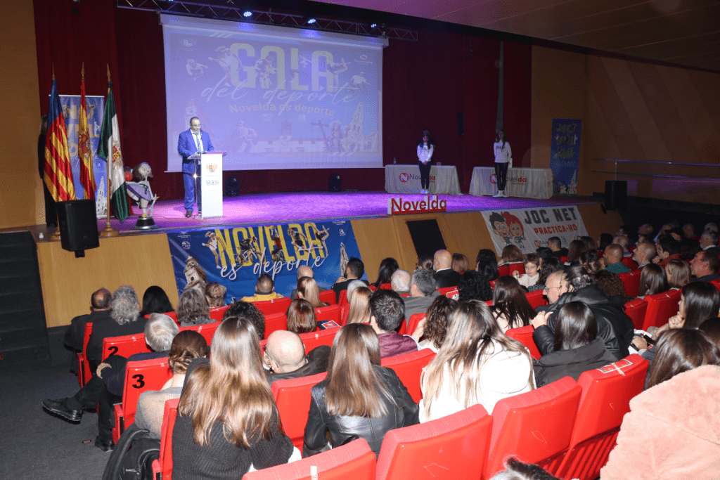 Ayuntamiento de Novelda 9-1024x683 La gala de l'esport reconeix el treball i la dedicació dels esportistes locals 