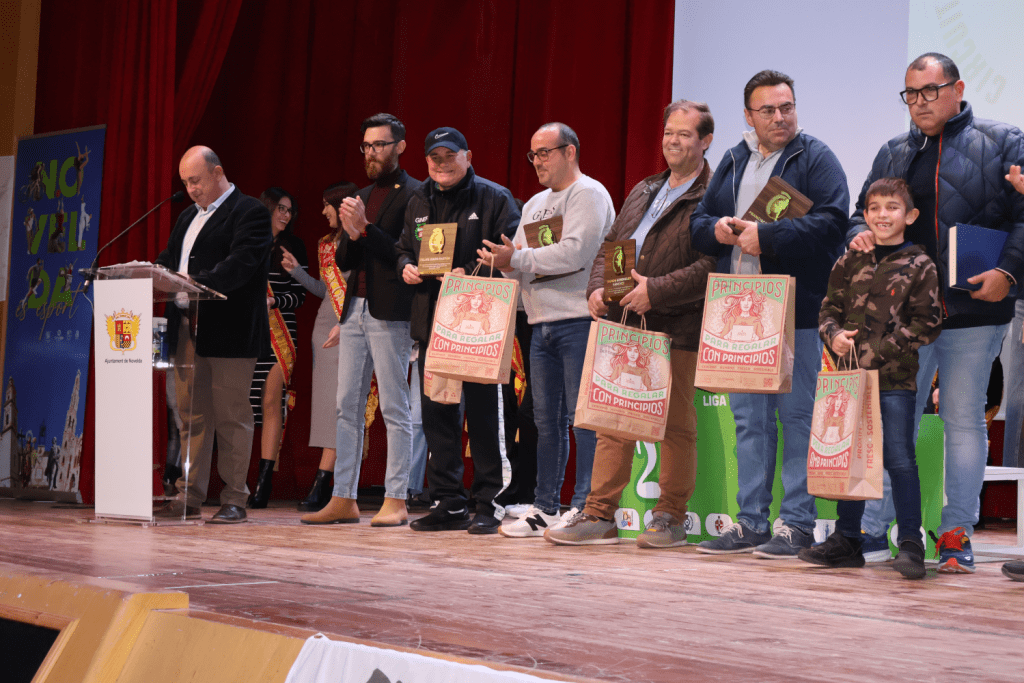 Ayuntamiento de Novelda 2-7-1024x683 El Centro Cívico acoge la entrega de premios del Circuito Liga de Barrios de Atletismo 