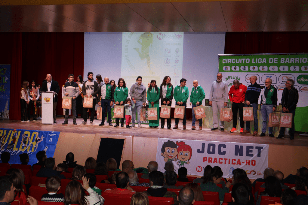 Ayuntamiento de Novelda 36-1024x683 El Centro Cívico acoge la entrega de premios del Circuito Liga de Barrios de Atletismo 