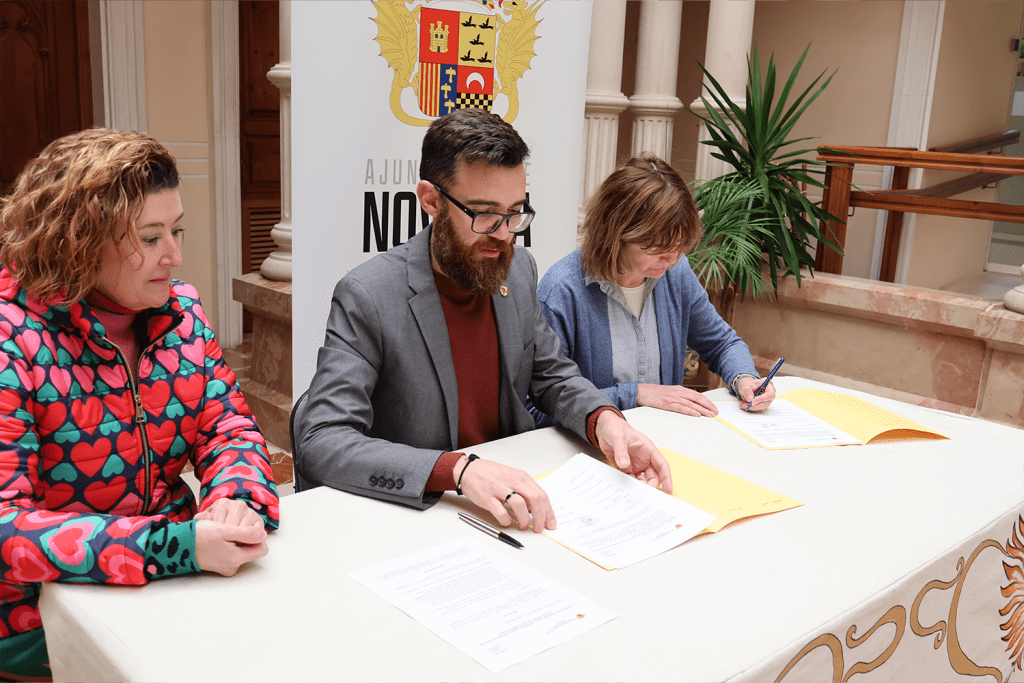 Ayuntamiento de Novelda Convenio-AMPAS-3-1024x683 El Ayuntamiento y las AMPA’s firman el convenio de colaboración para la financiación de los Juegos Escolares 