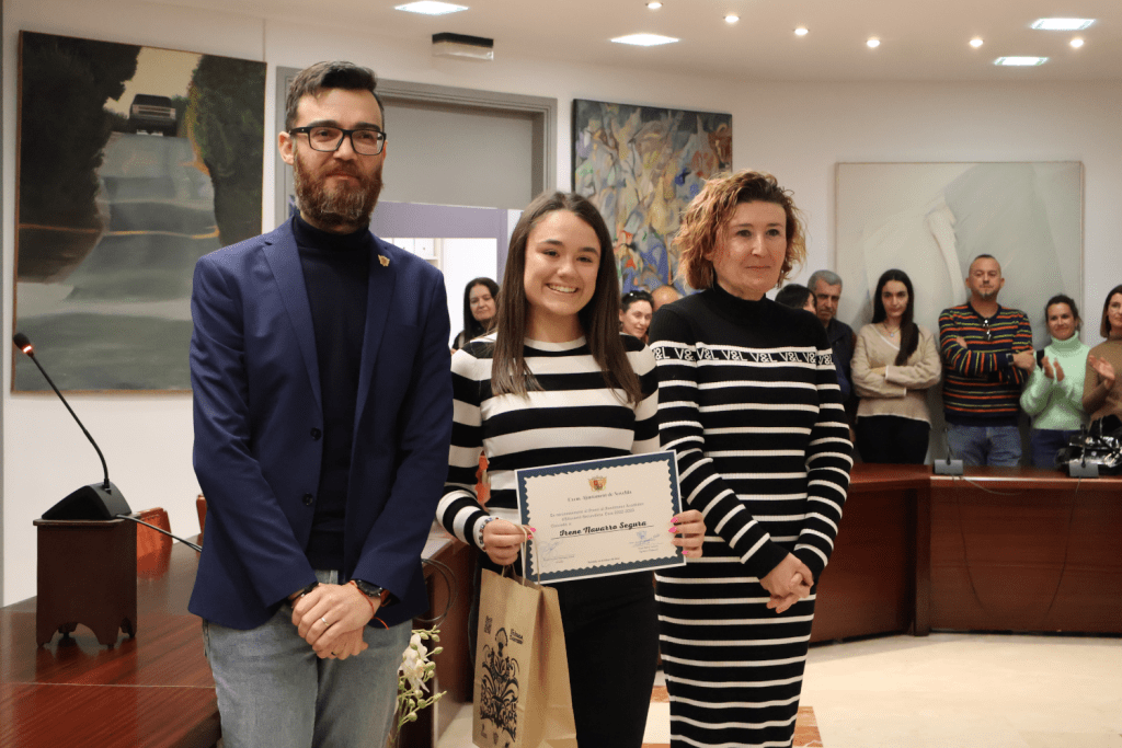 Ayuntamiento de Novelda Premios-rendimiento-academico-17-1024x683 L'Ajuntament reconeix a l'alumnat noveldense premiat per Generalitat pel seu rendiment acadèmic 