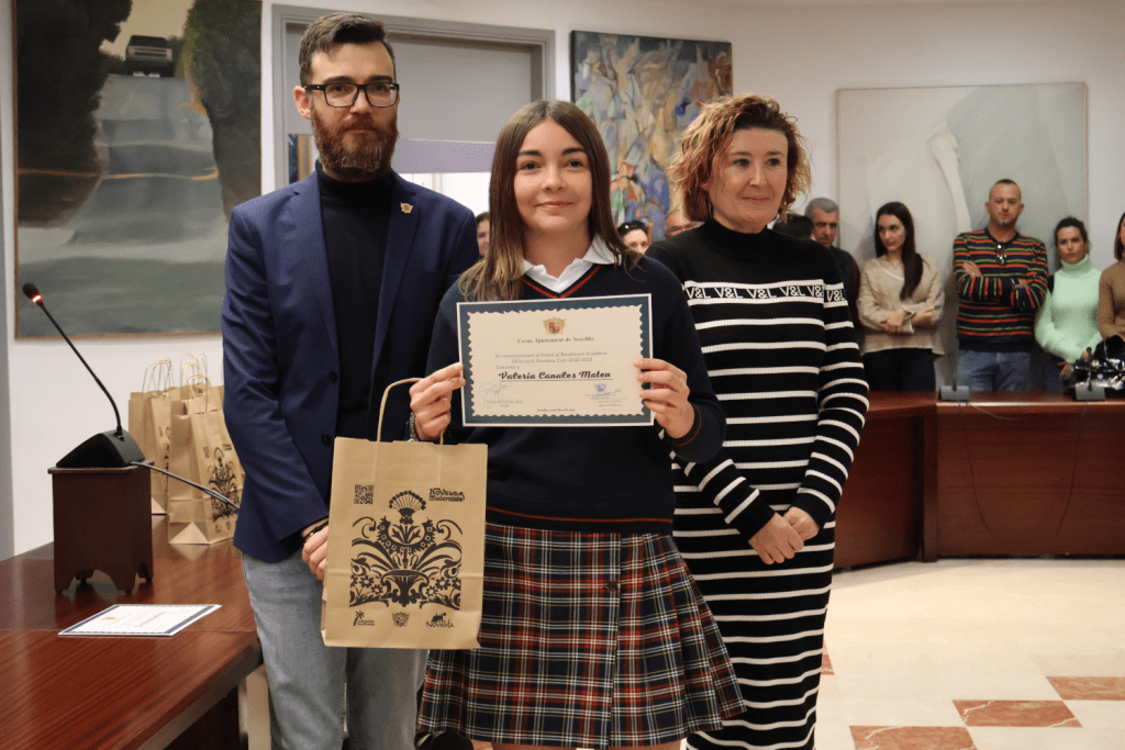 Ayuntamiento de Novelda Premios-rendimiento-academico-9-1024x683 L'Ajuntament reconeix a l'alumnat noveldense premiat per Generalitat pel seu rendiment acadèmic 