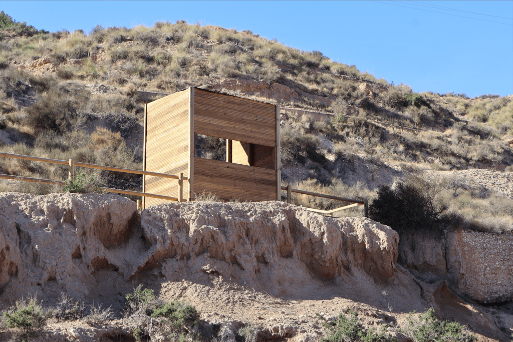 Ayuntamiento de Novelda observatorio-5-1024x683 Medio Ambiente presenta el nuevo observatorio de aves del Paraje Natural Municipal Clots de la Sal i Serra de la Mola 