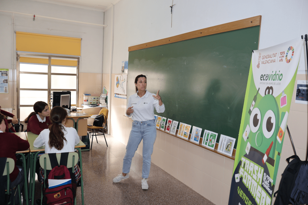 Ayuntamiento de Novelda Juegos-de-mesa-4-1024x683 Medio Ambiente pone en marcha un taller de concienciación ambiental entre el alumnado de Secundaria 