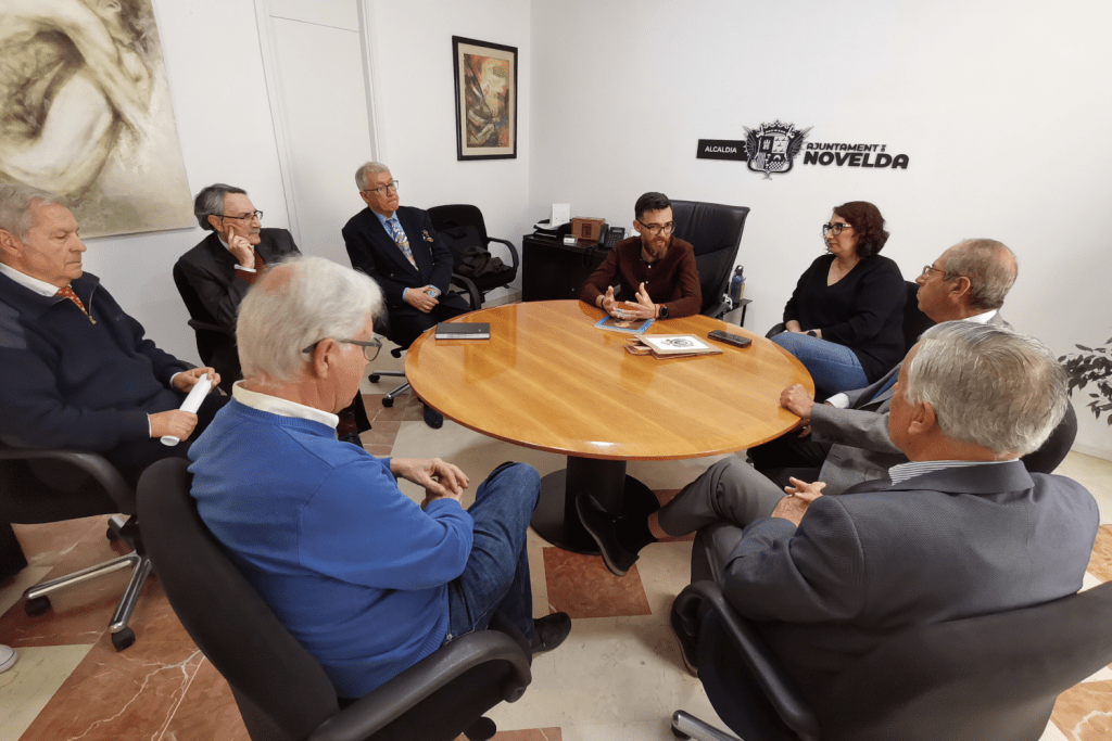 Ayuntamiento de Novelda Recepción-Junta-Directiva-3-1024x683 L'alcalde rep a la nova junta directiva de l'Assemblea Amistosa Literària 