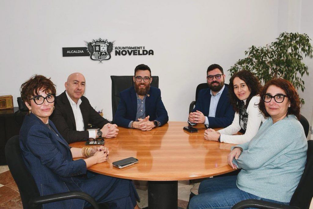 Ayuntamiento de Novelda WhatsApp-Image-2024-03-07-at-12.07.27-1024x683 L'alcalde manté una reunió de treball amb el diputat nacional Alejandro Soler 
